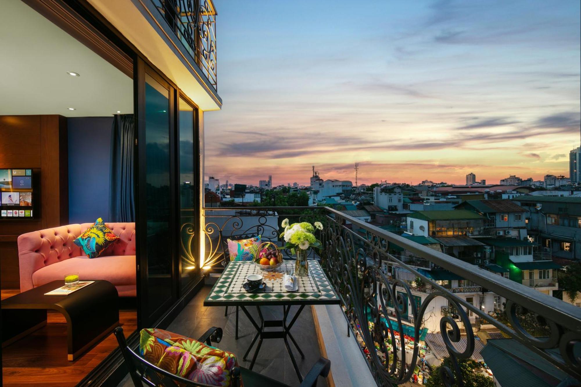 Aurora Central Hanoi Hotel Exterior photo